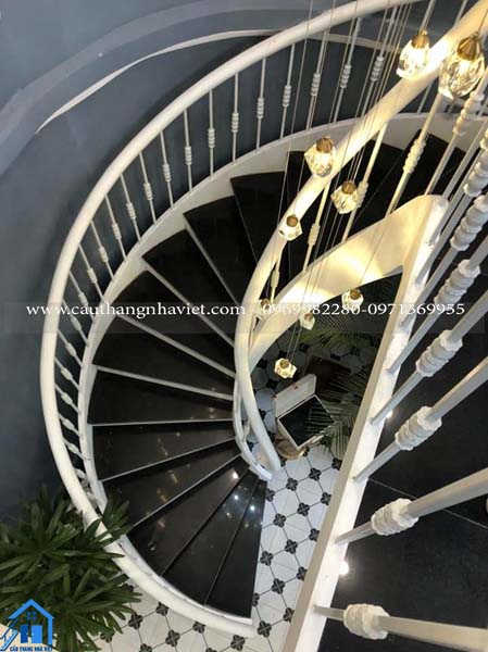 Mẫu cầu thang xoắn ốc đẹp 86