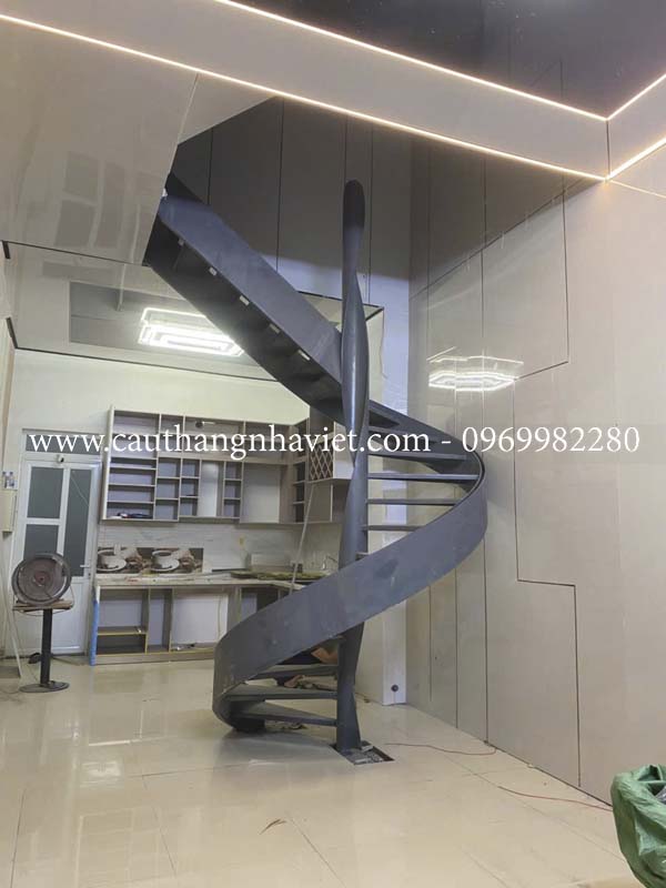 cầu thang xoắn ốc đẹp nam định 3