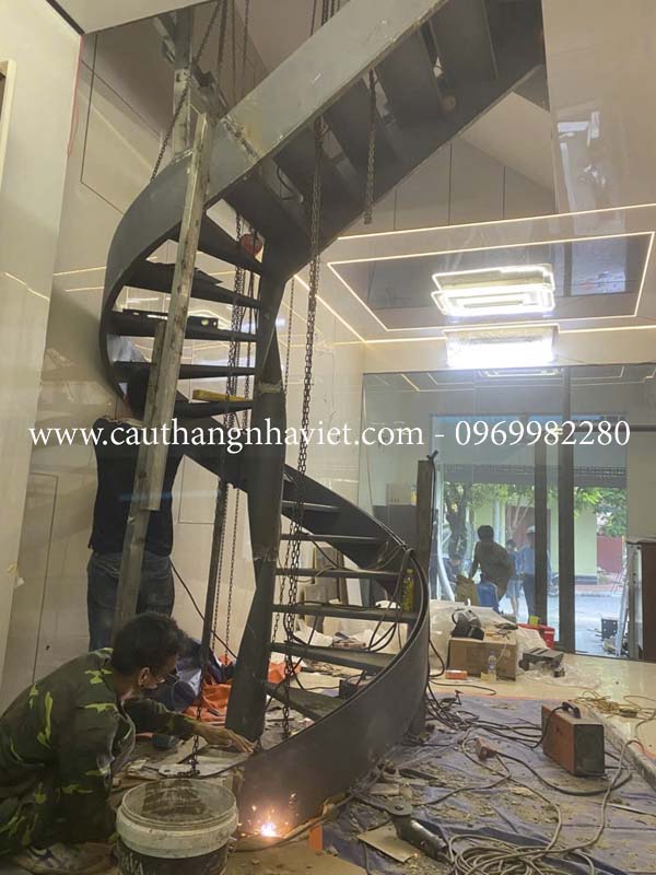 cầu thang xoắn ốc nam định 5