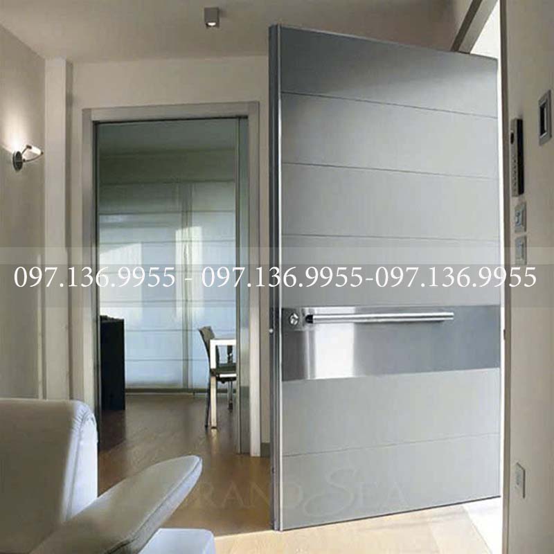 cửa chính biệt thự